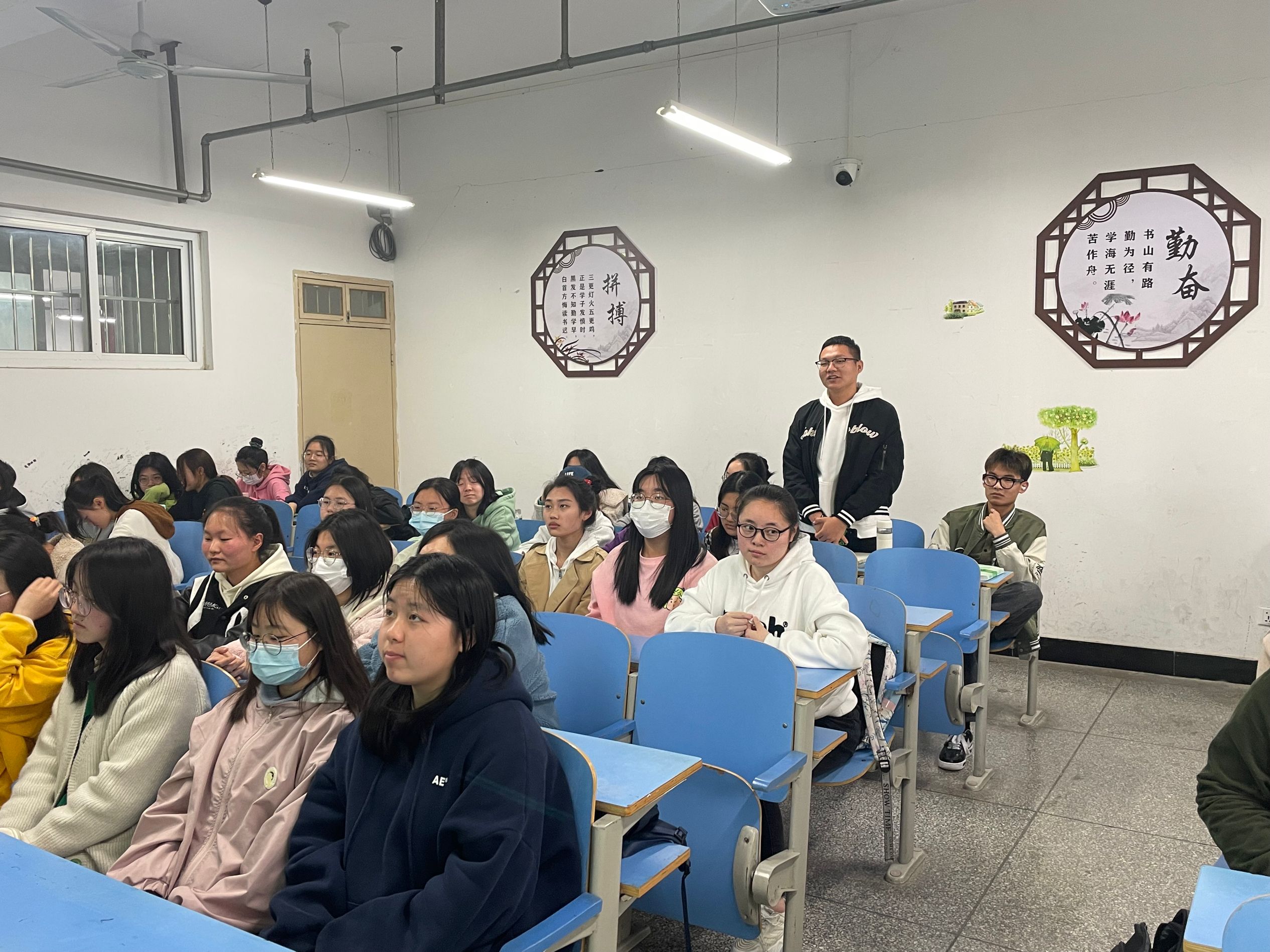 EA028089DD8EF35D1A96E9586F250791.jpg EA028089DD8EF35D1A96E9586F250791.jpg